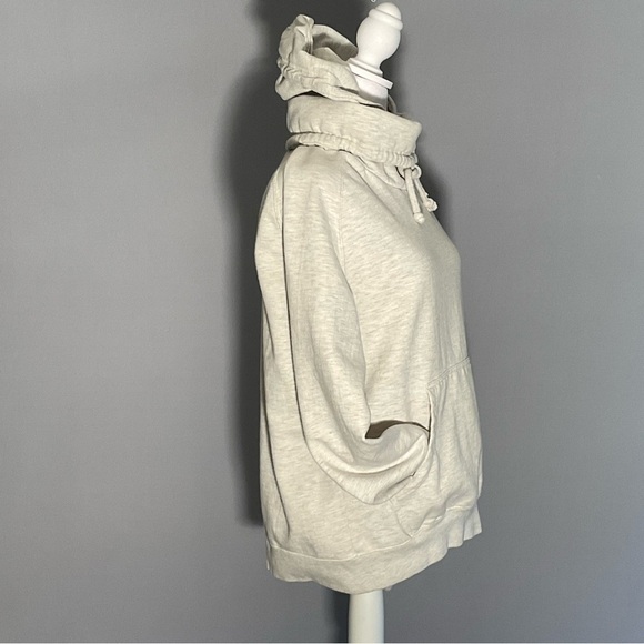 Carbon Size Medium Gray Hoodie With Drawstring Turtle Neck Thick Soft Material - Picture 9 of 16